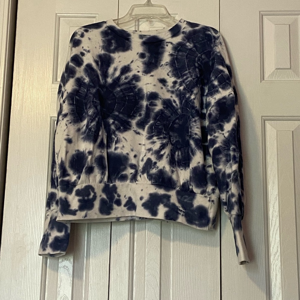 Women’s tie dye cropped sweatshirt size L
